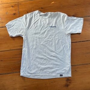 Small men’s Patagonia shirt